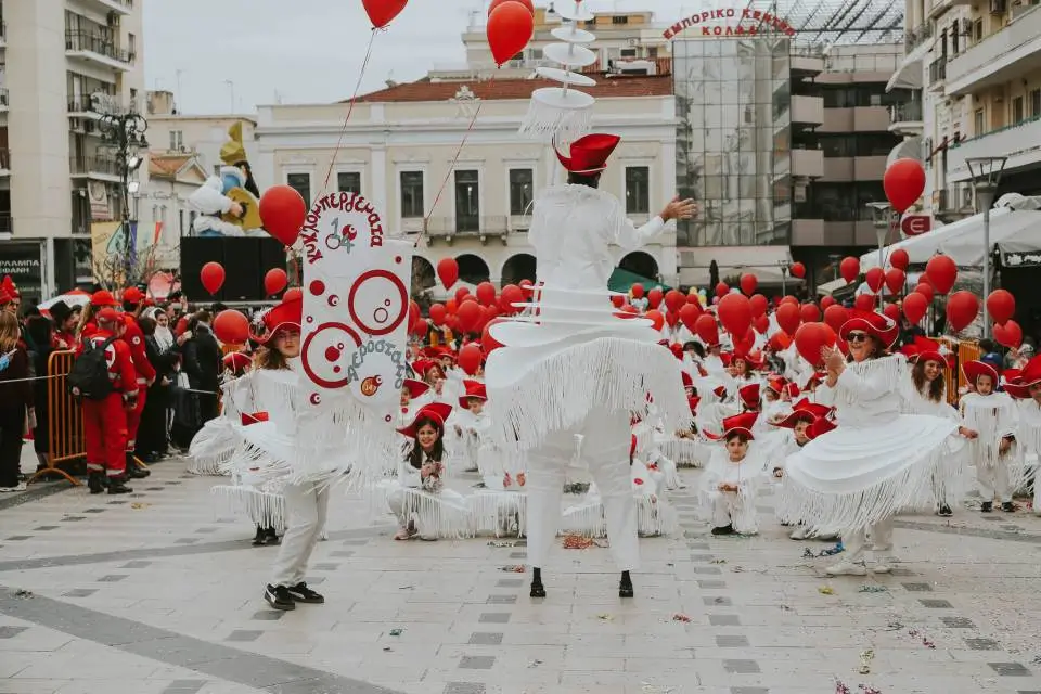 Μεγαλειώδης η παρέλαση των Μικρών