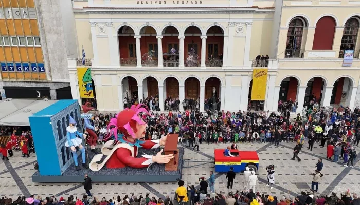 Η ώρα των παρελάσεων του Πατρινού Καρναβαλιού!