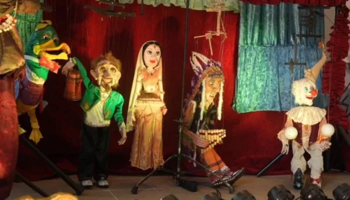 Πλήθος κόσμου στην 3η Καρναβαλούπολη και στην Έκθεση Μαριονέτας