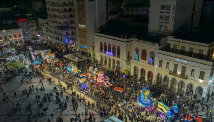 Η παρέλαση των αρμάτων