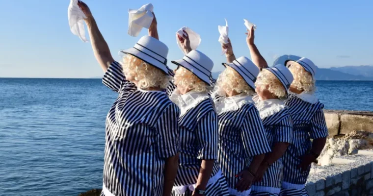 «Μερικοί το προτιμούν … Ξανθό!» από τις ΣΦήγΚΕΣ στο Πάνθεον