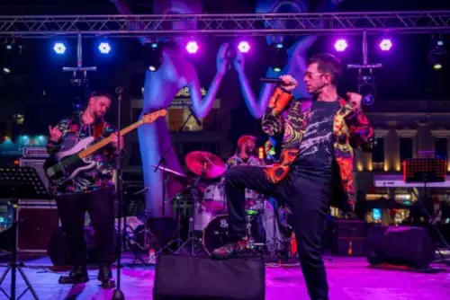 In-the-heat-of-…-Carnival-15